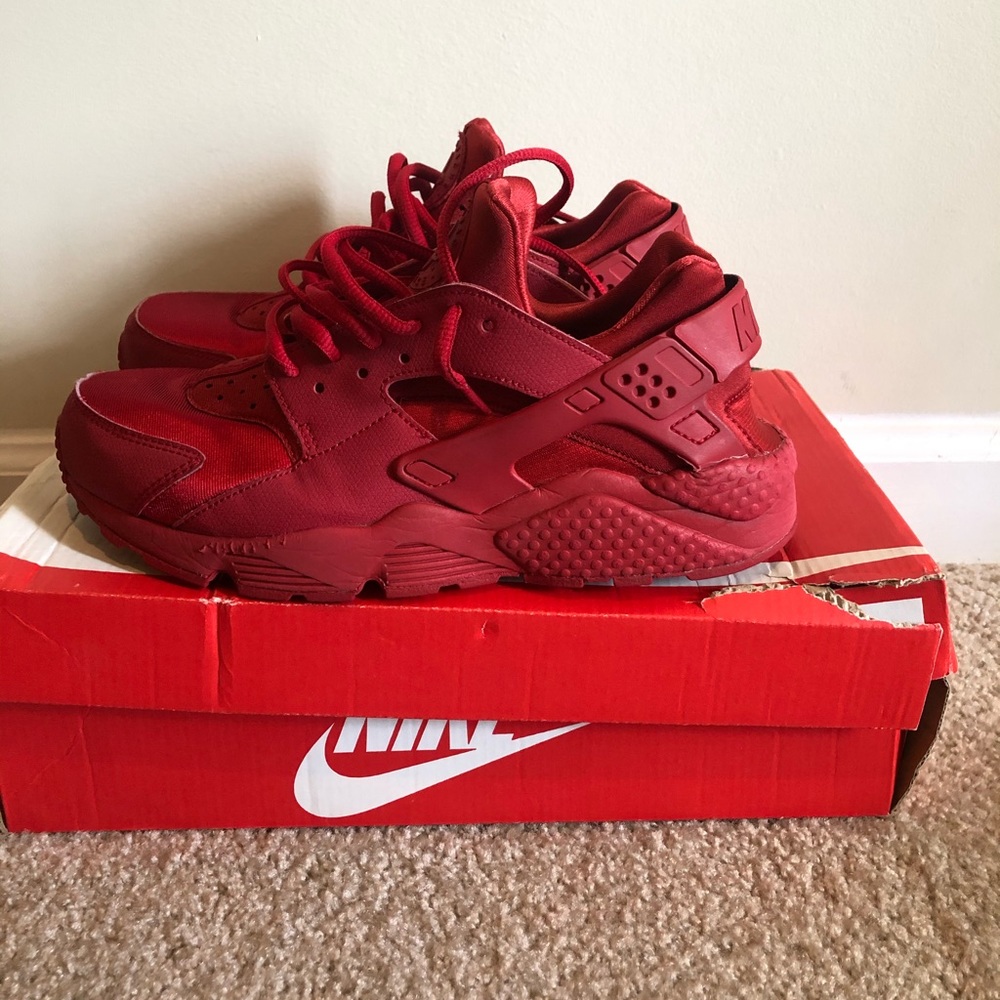 Red Nike Huaraches